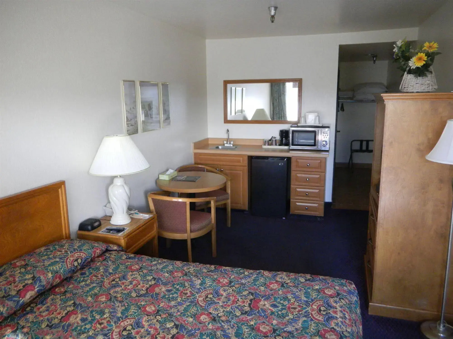 Oakridge Inn