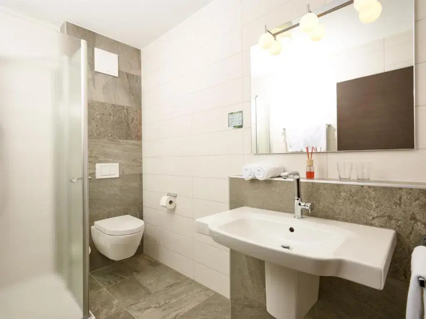 Weinhaus am Schieferfels