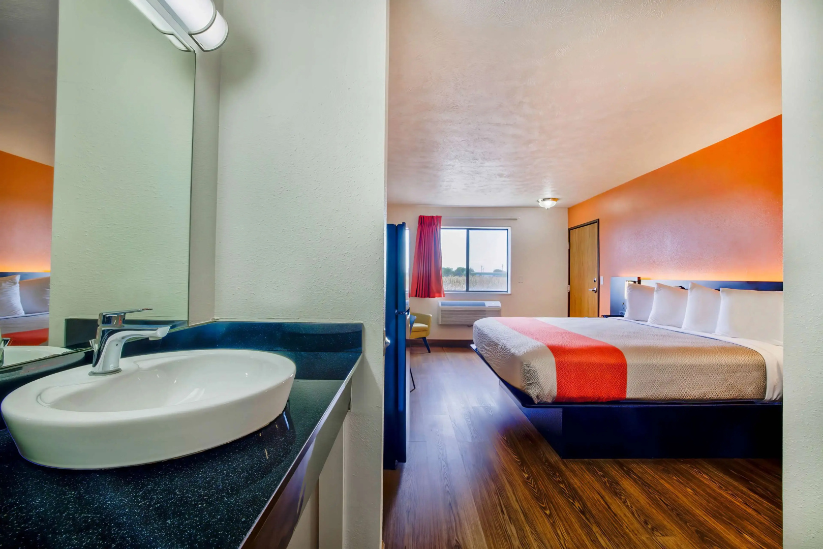 Motel 6 Percival, IA