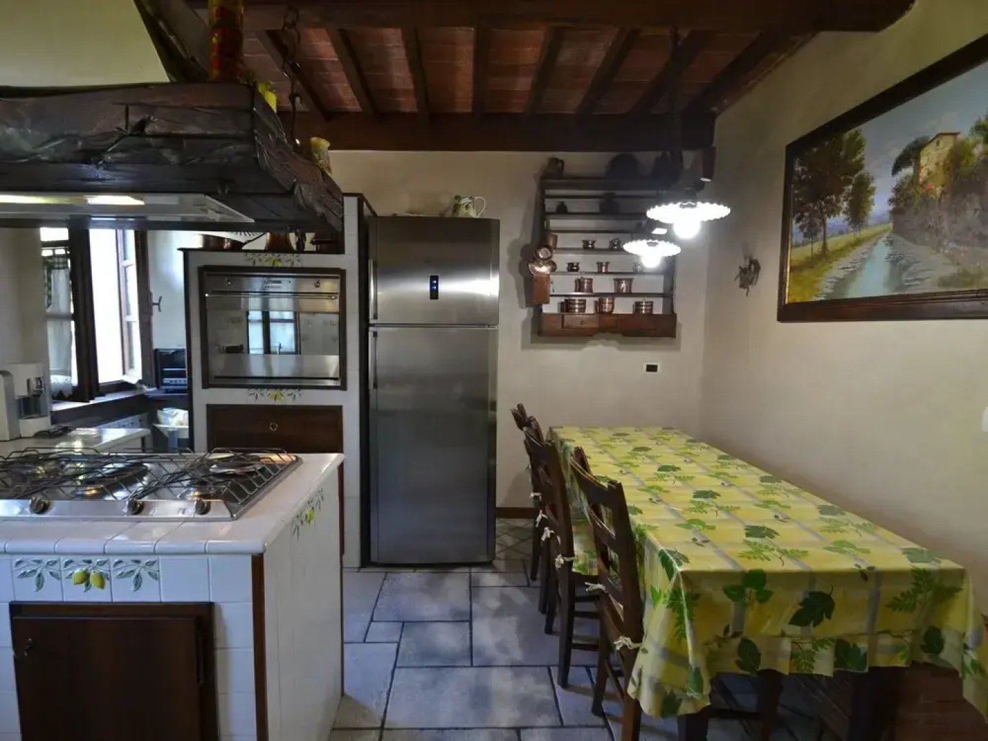 Lovely Farmhouse in Castiglione di Garfagnana with Hot Tub