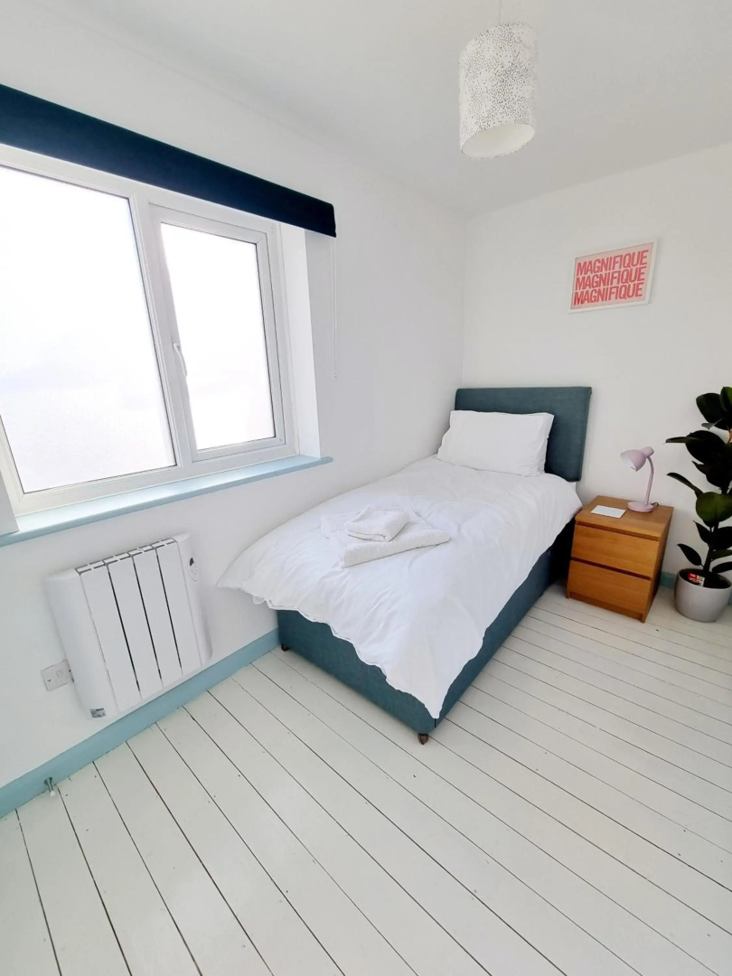 Visit Seaford Apartment - 4 Bedroom - Sleeps 9