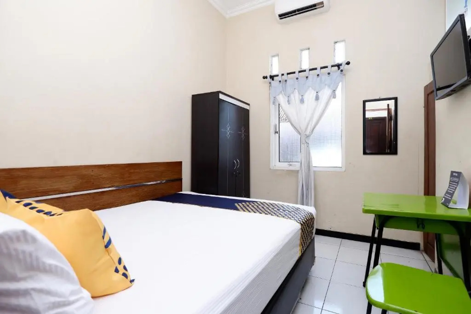 SPOT ON 2209 Solo Point Guest House Syariah