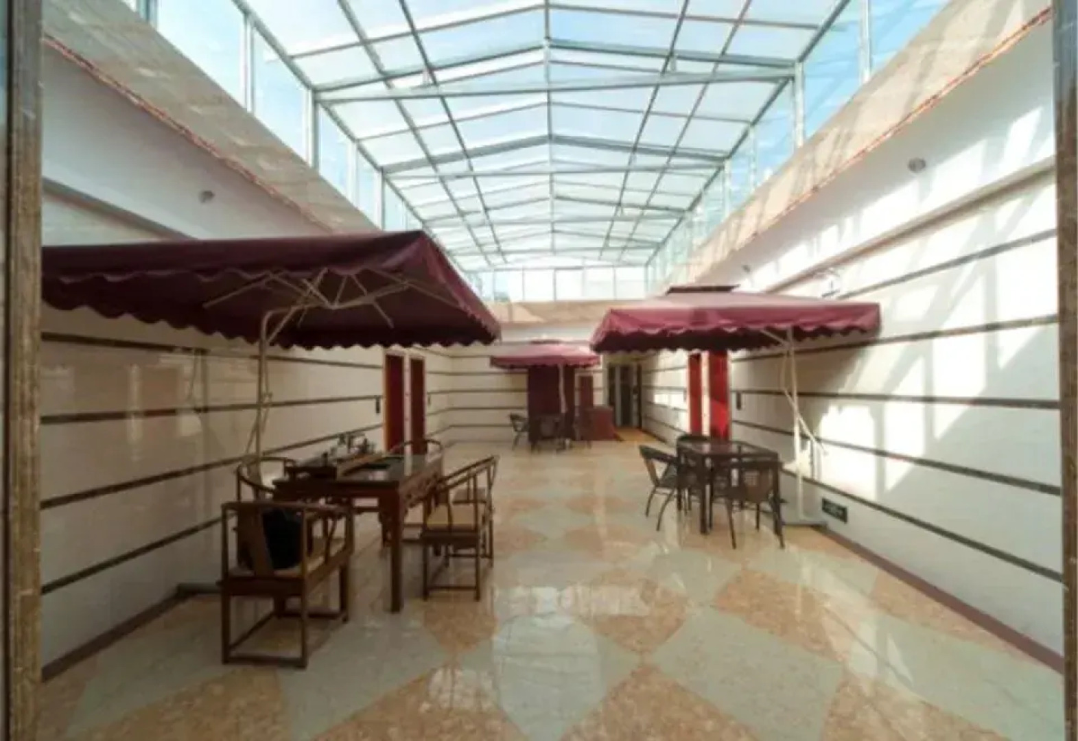 Huarong Apartment Hotel