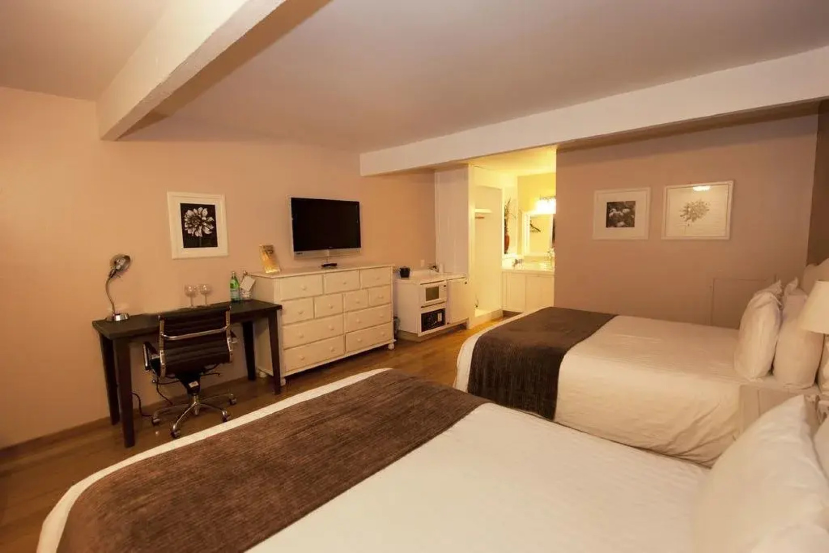 Hummingbird Inn of Ojai