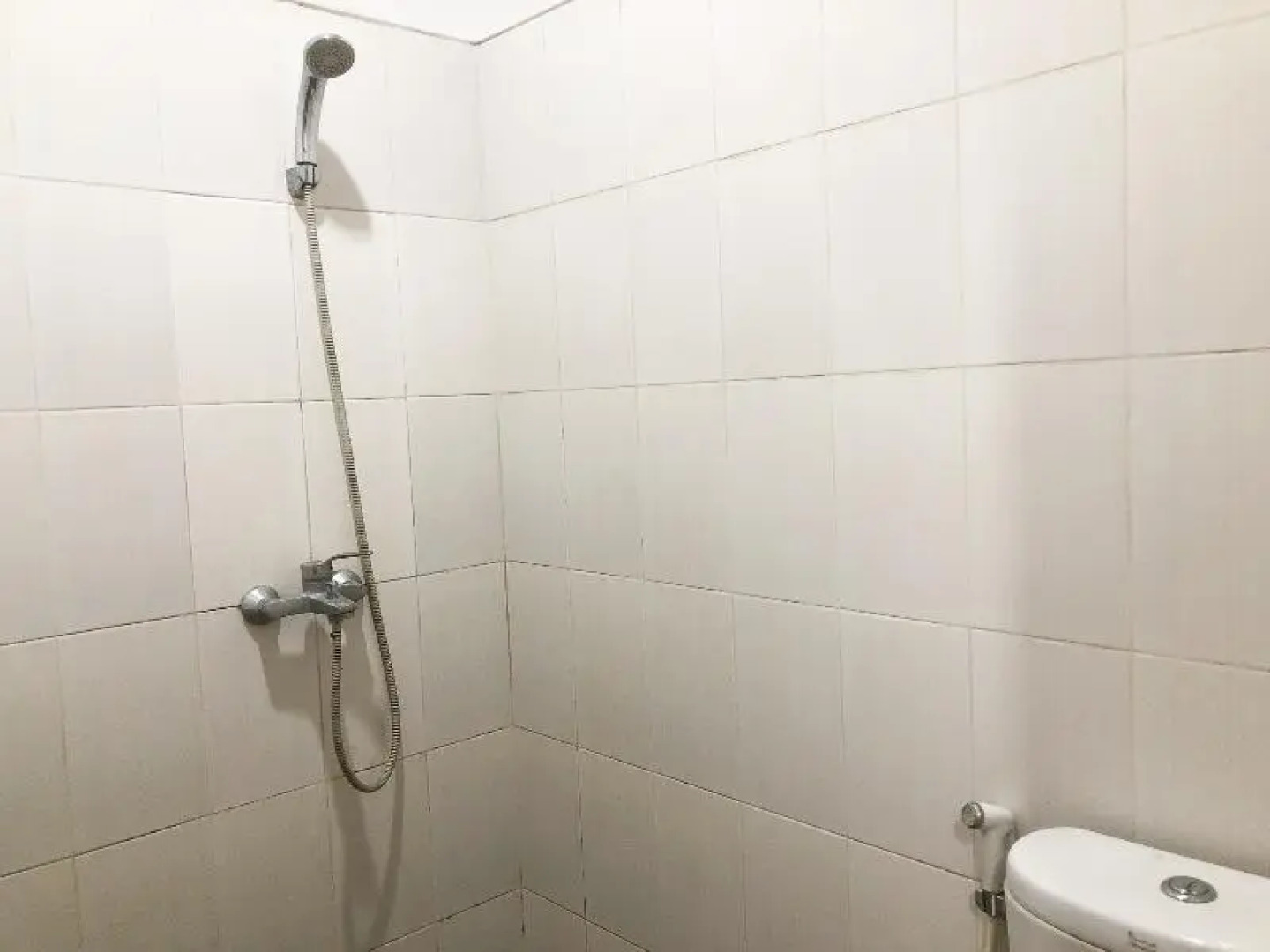 Oyo Life 2698 Kost Blessing