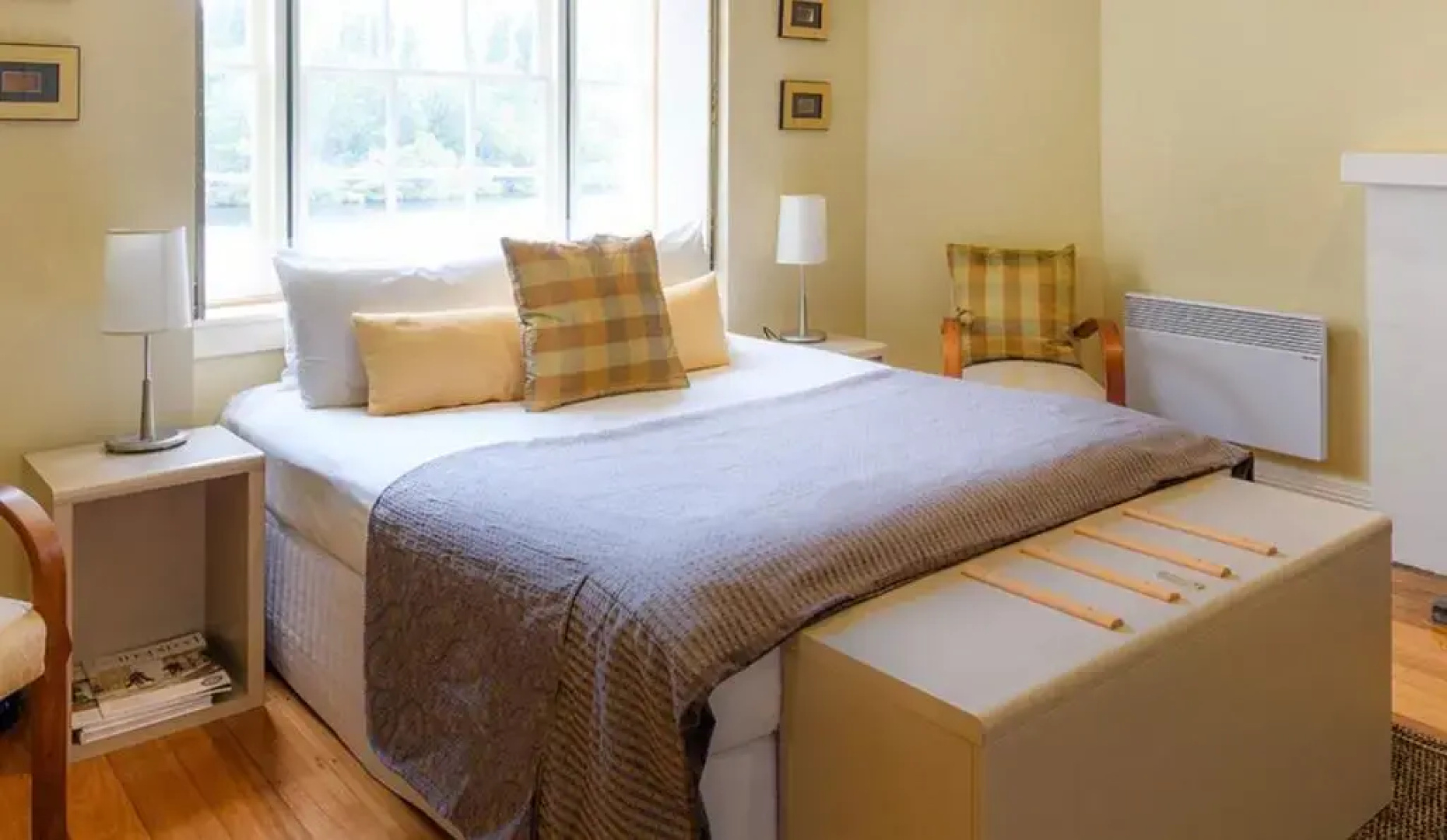 The Woodbridge Waterfront Rooms.