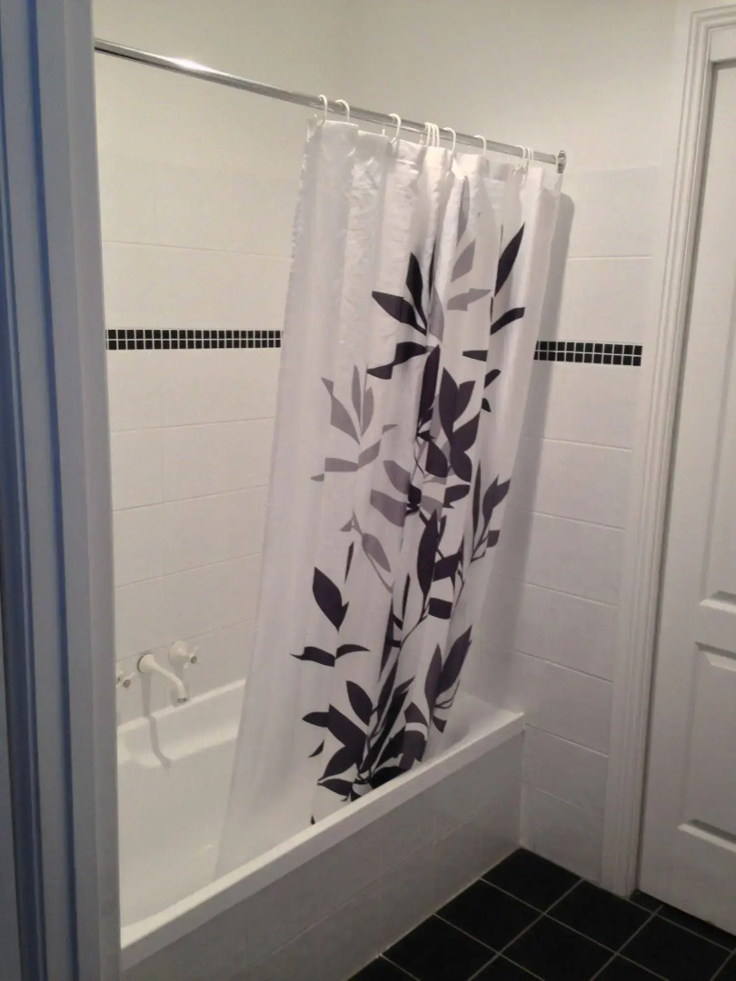 Storm Bay Guest House & Cottage