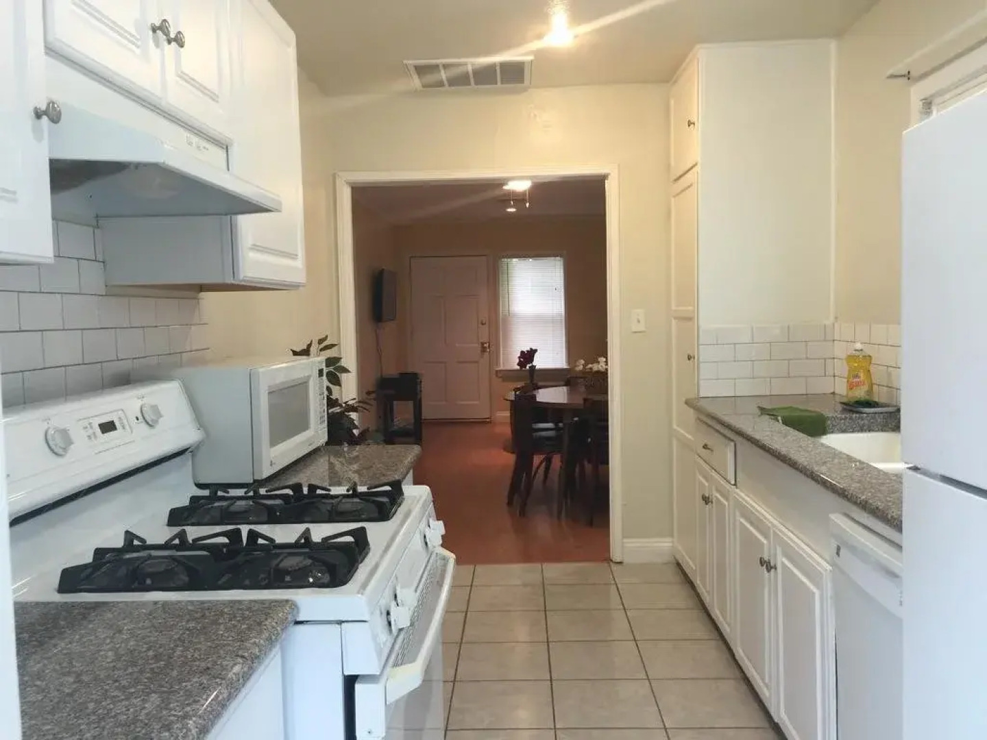 Nice 2 Bedroom in Burbank