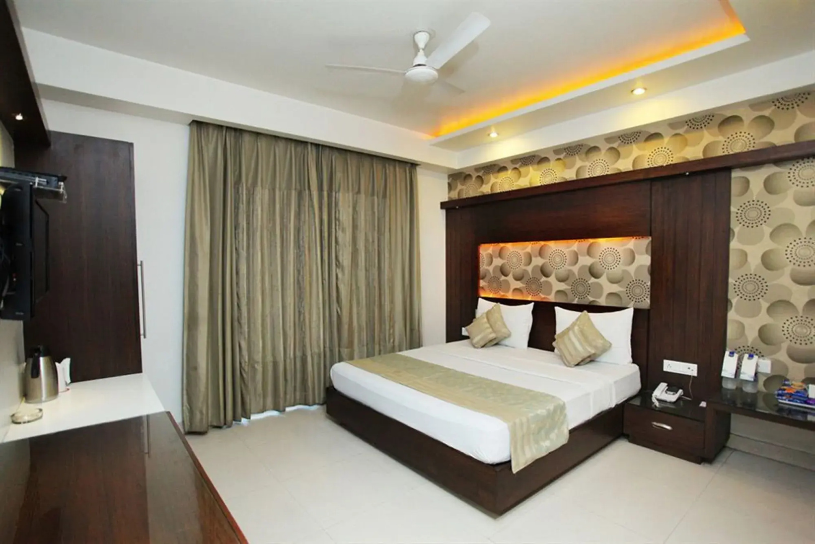 Hotel The Pearl - Newly Renovated in City Centre