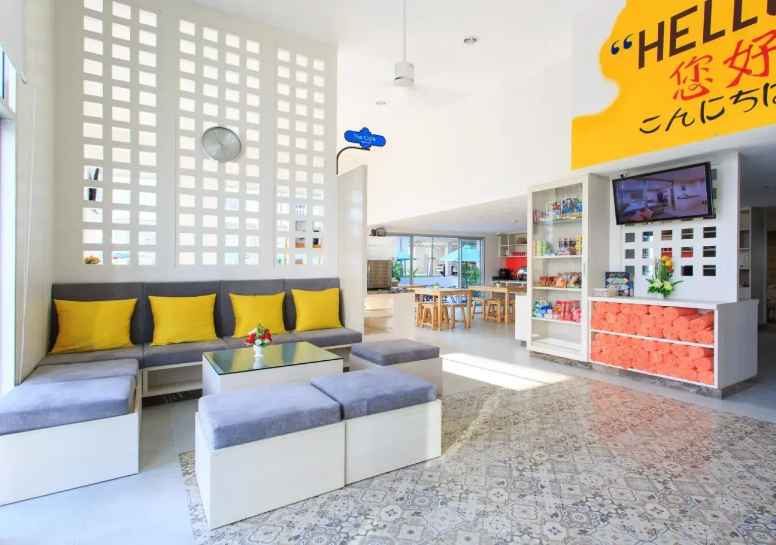 Отель Recenta Suite Phuket Suanluang