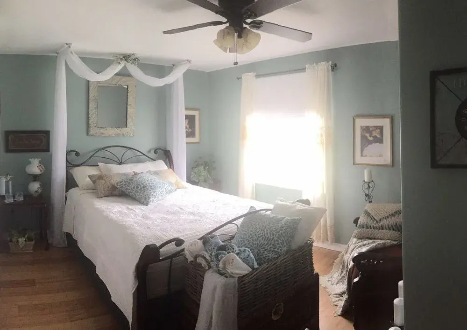 Dionna's Bed & Breakfast