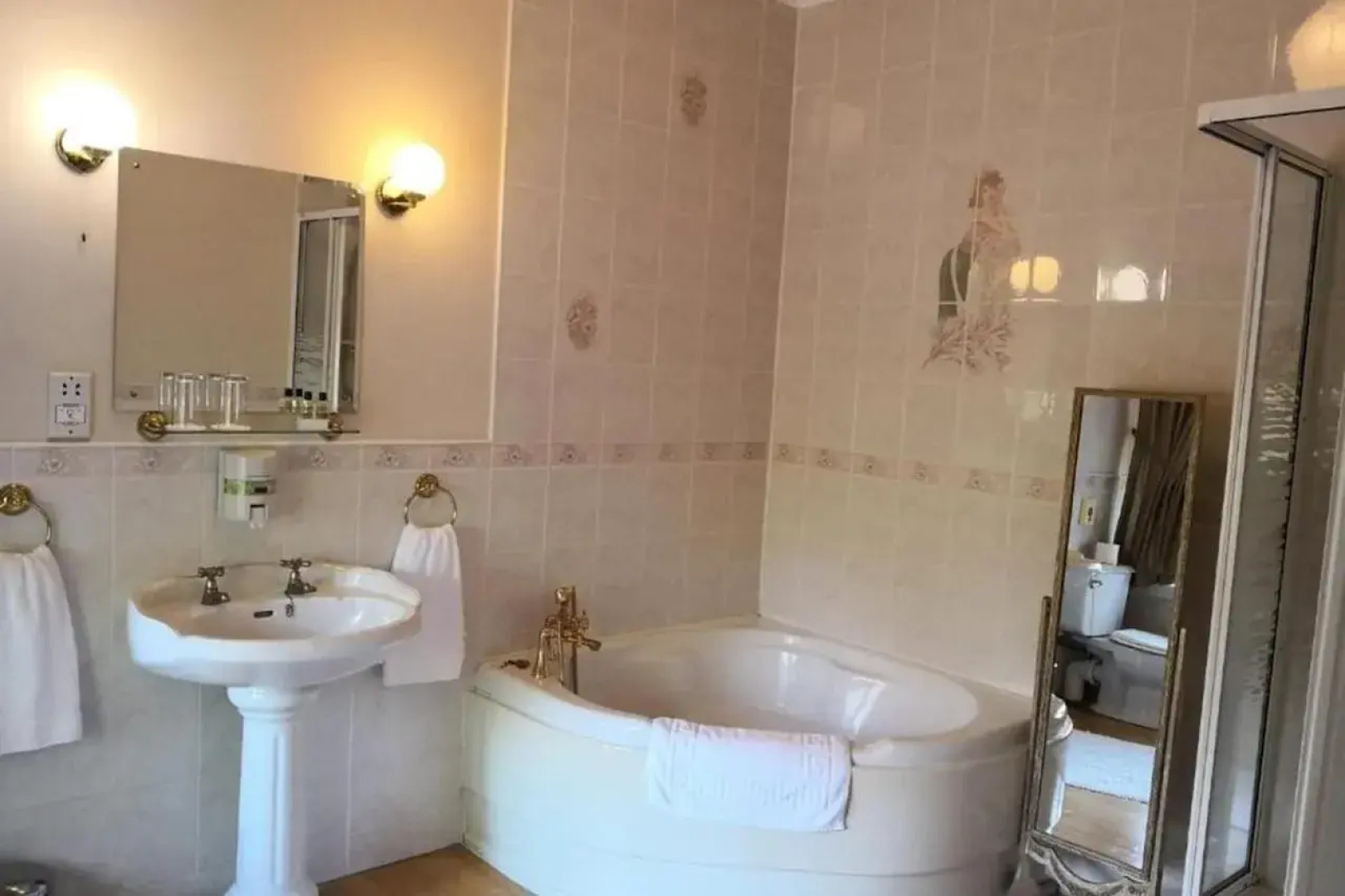 Oyo Dunmar House Hotel