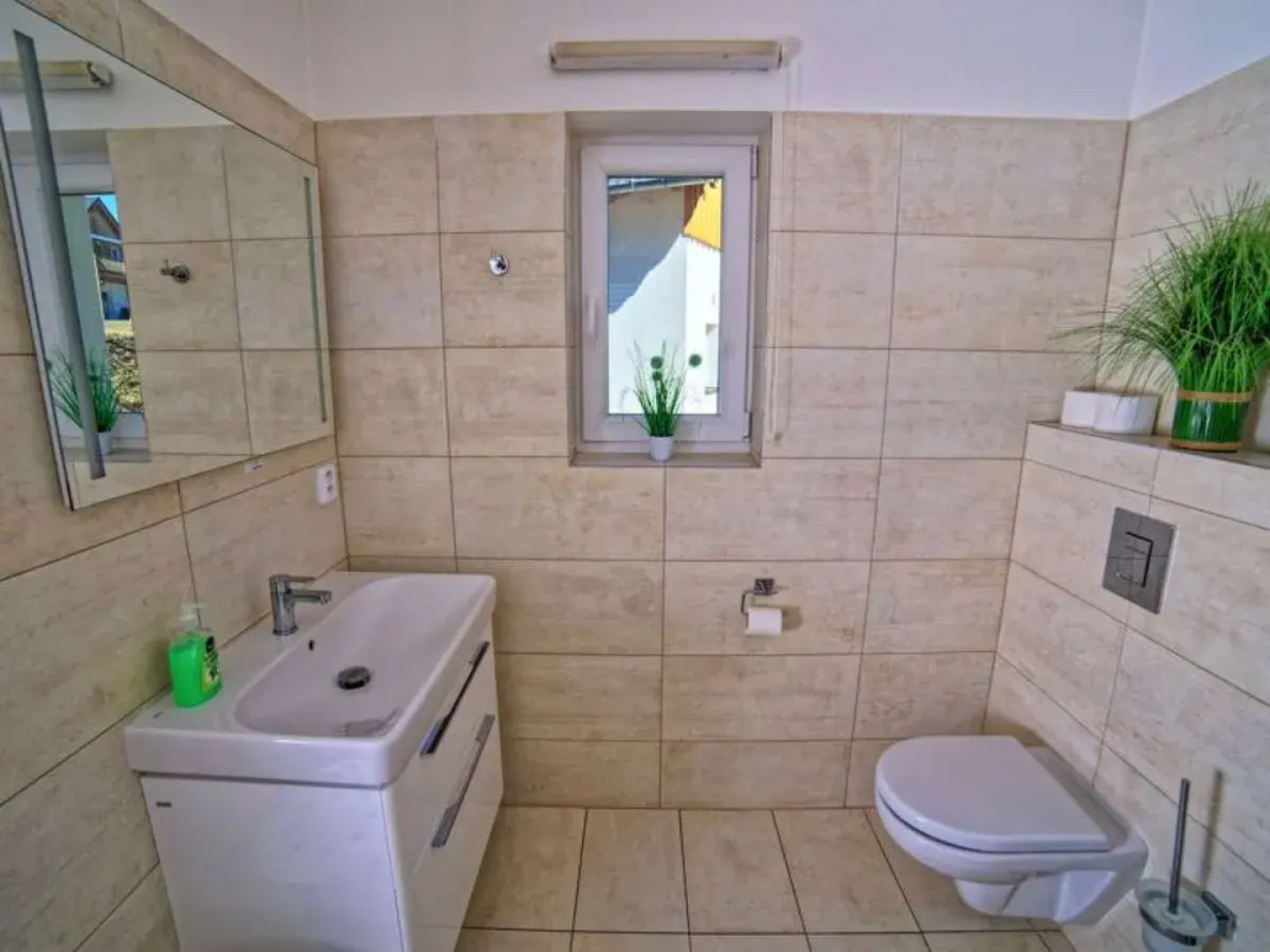 Lakeside Village 13 (+ sauna)