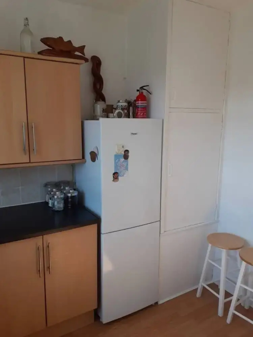 Marina View, Lovely Upper 3 Bedroom Apartment