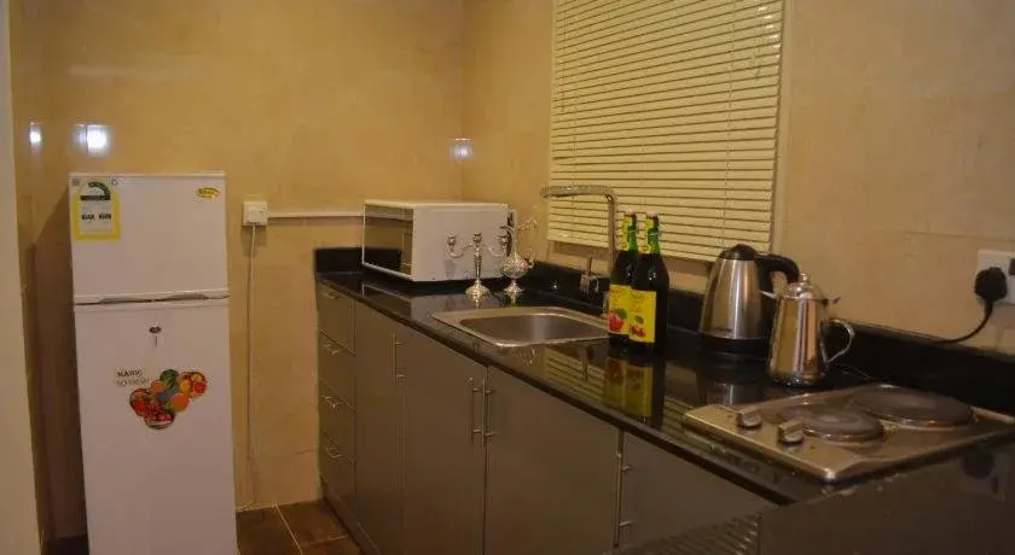 Grand Plaza Hotel Suites
