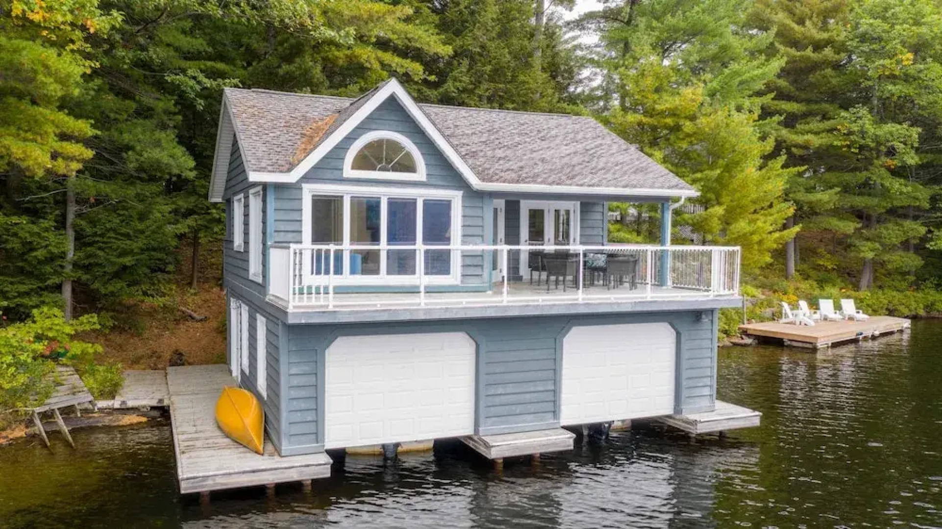 Wildflower Cottage A Fantastic boat access family cottage with a spectacular 500' of waterfront!