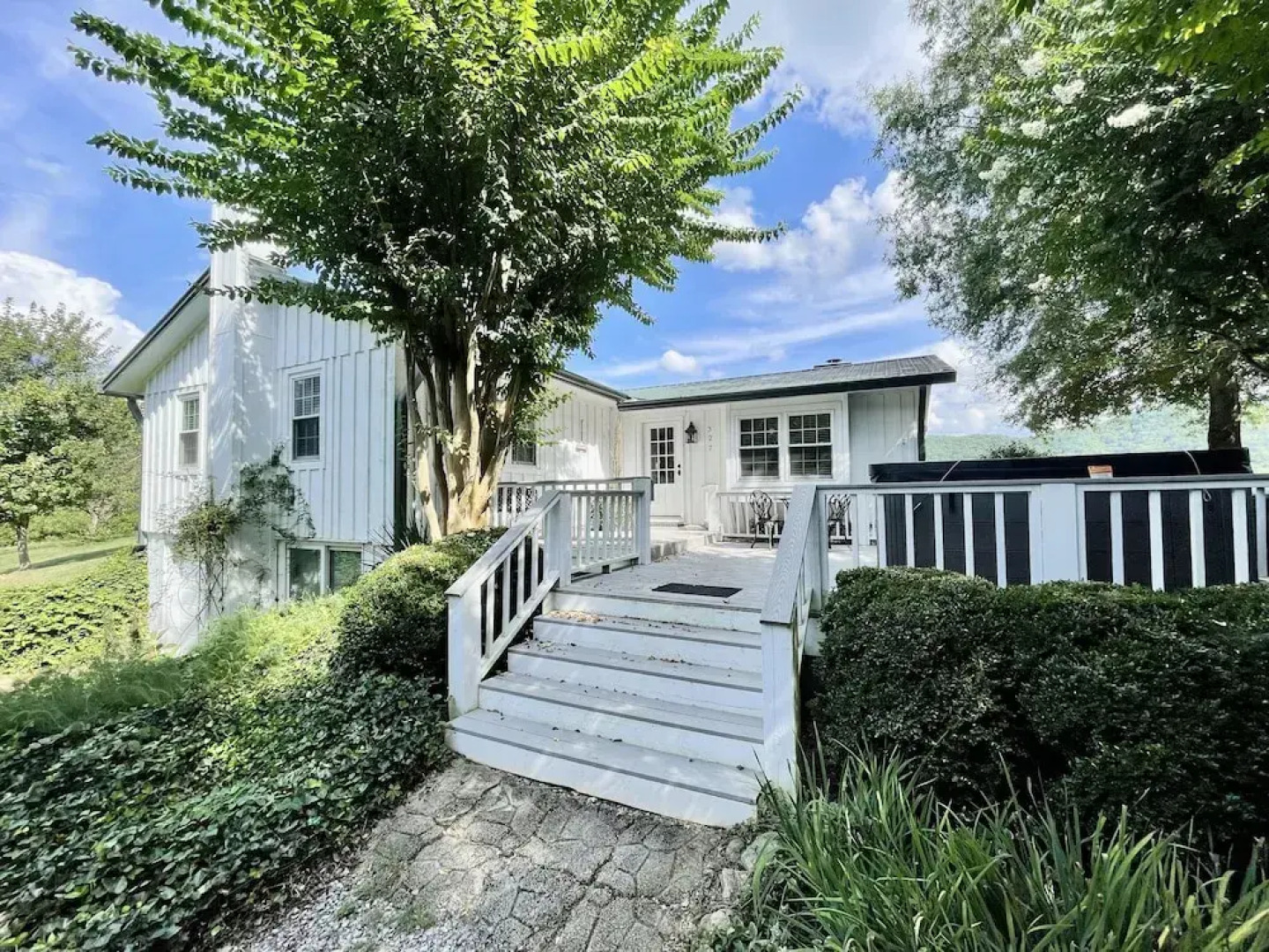 Peace Of Paradise 2 Bedroom Home by RedAwning