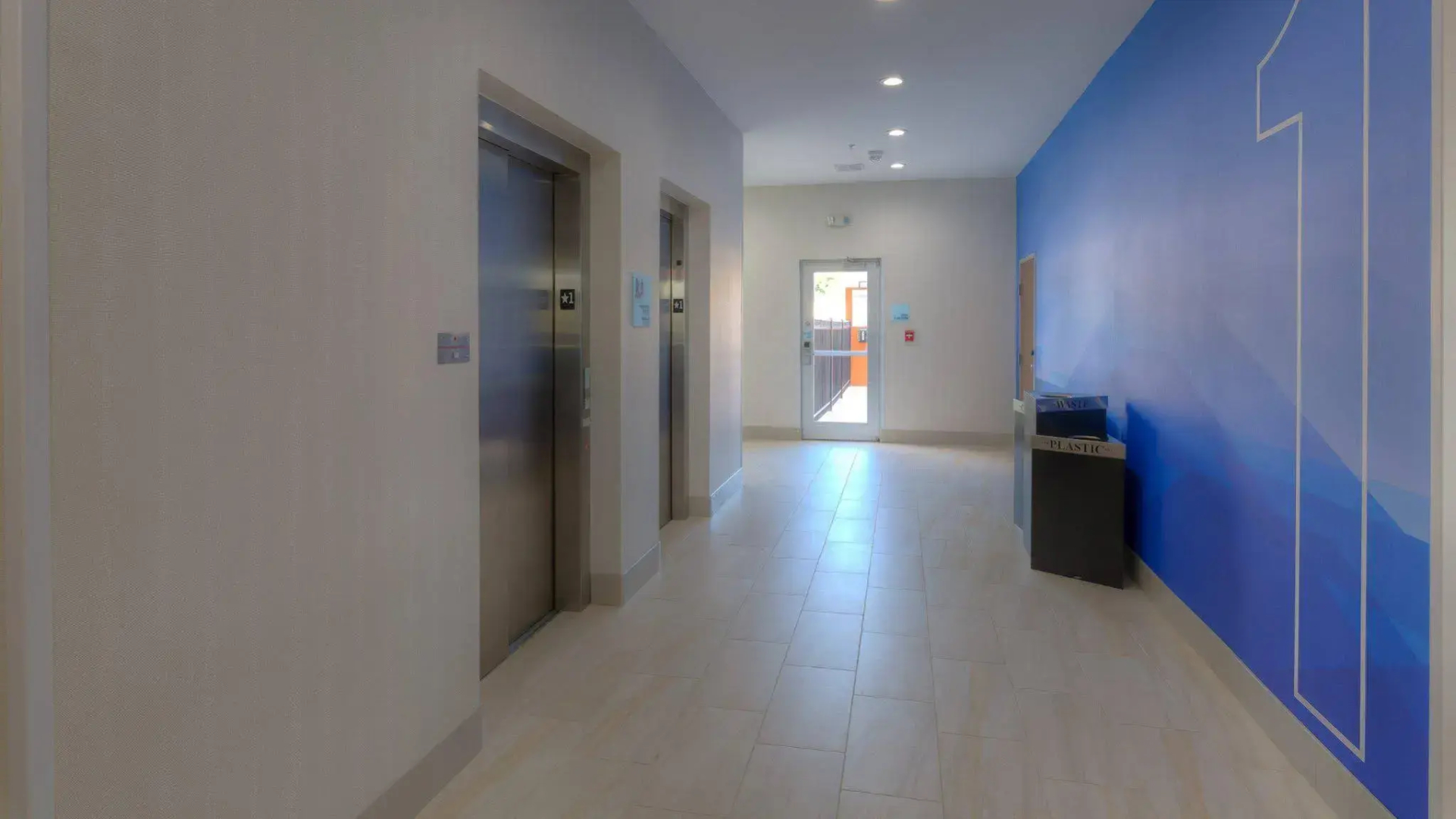 Holiday Inn Express & Suites Tulsa Midtown by IHG