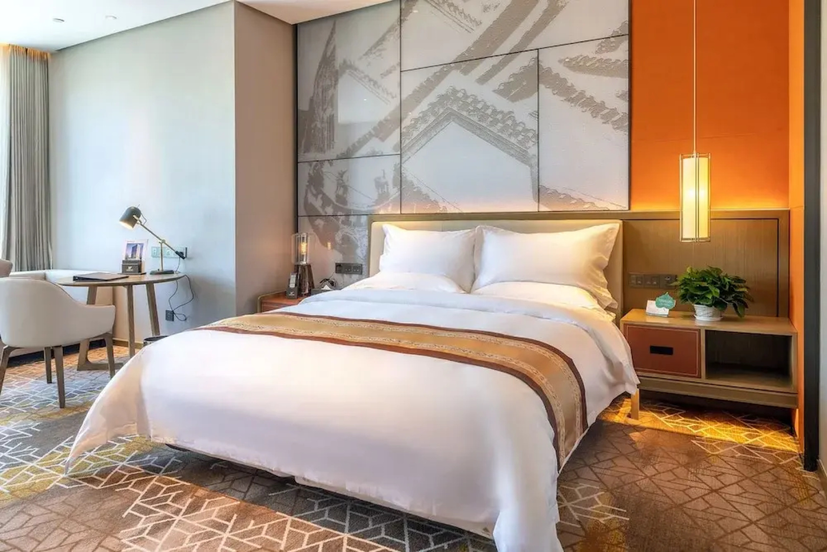 Datong Xinyu Crown Hotel
