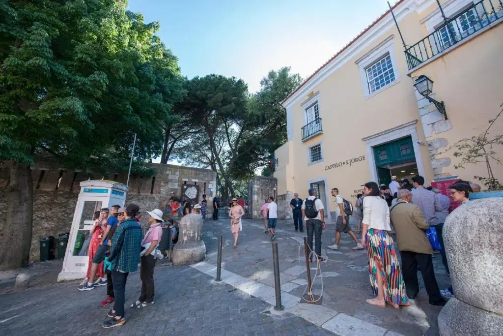 Portugal here I Come - Alfama-Castelo