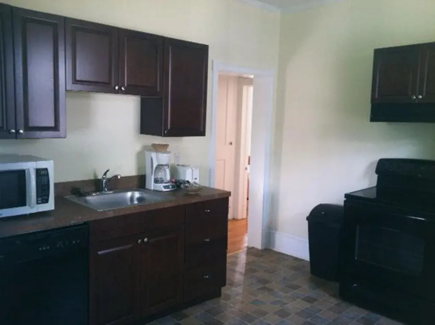 Miss Helens Guesthouse