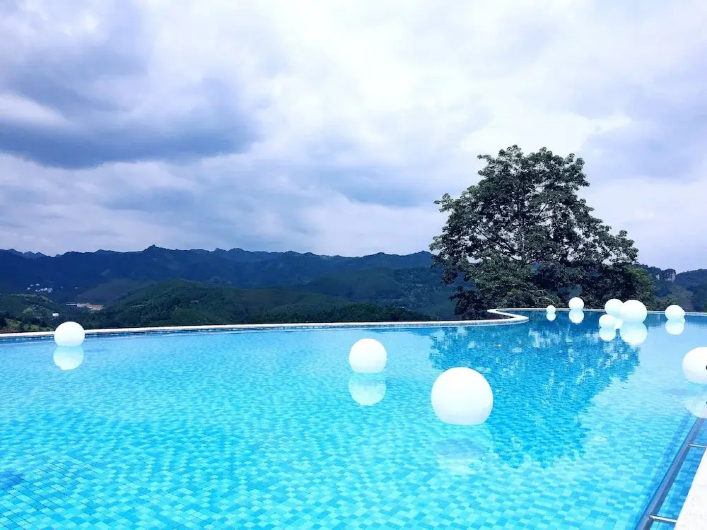 Narada Resort & Spa Cifu Lake Guangxi