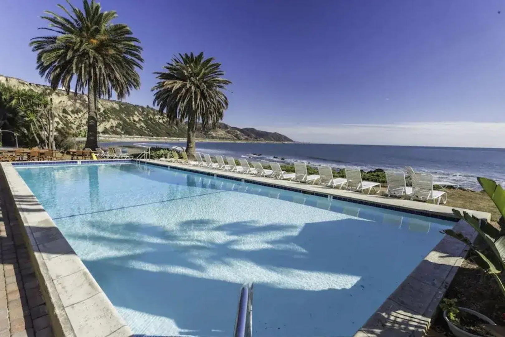 Cliff House Inn On The Ocean