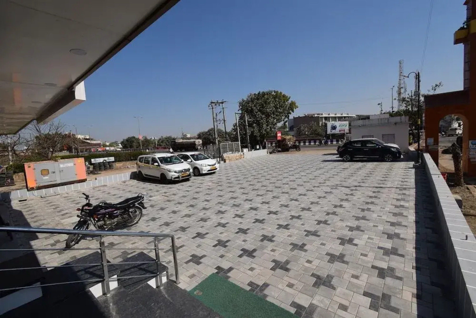 Hotel The Grand Krishna Inn