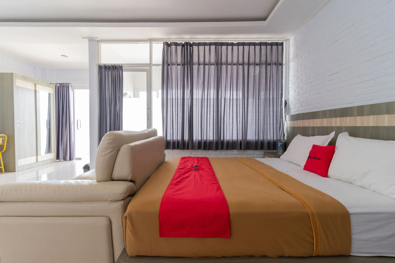 RedDoorz Plus @ Vantas Hotel Parbaba