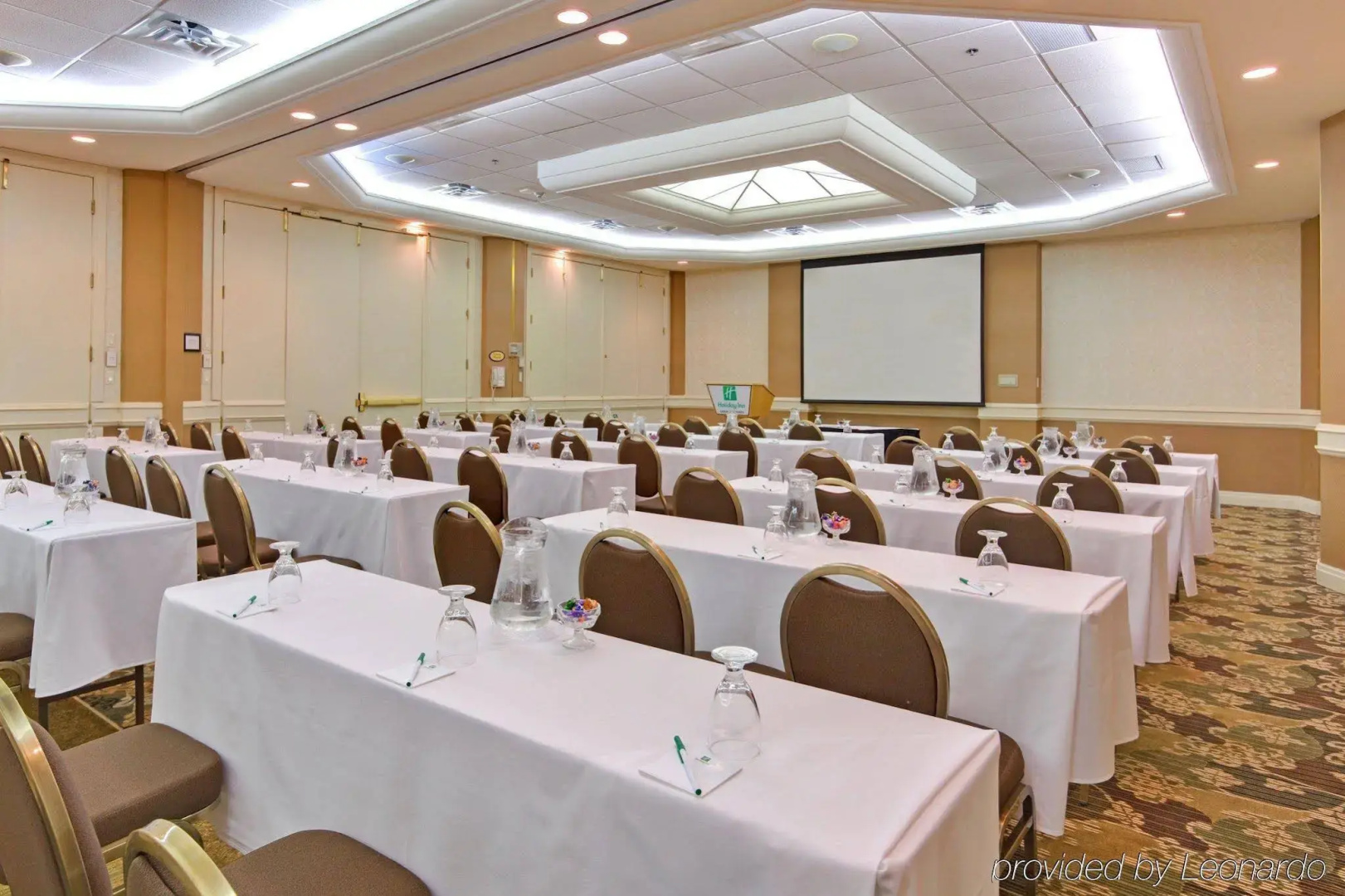 Holiday Inn Hotel & Suites Oakville @ Bronte by IHG
