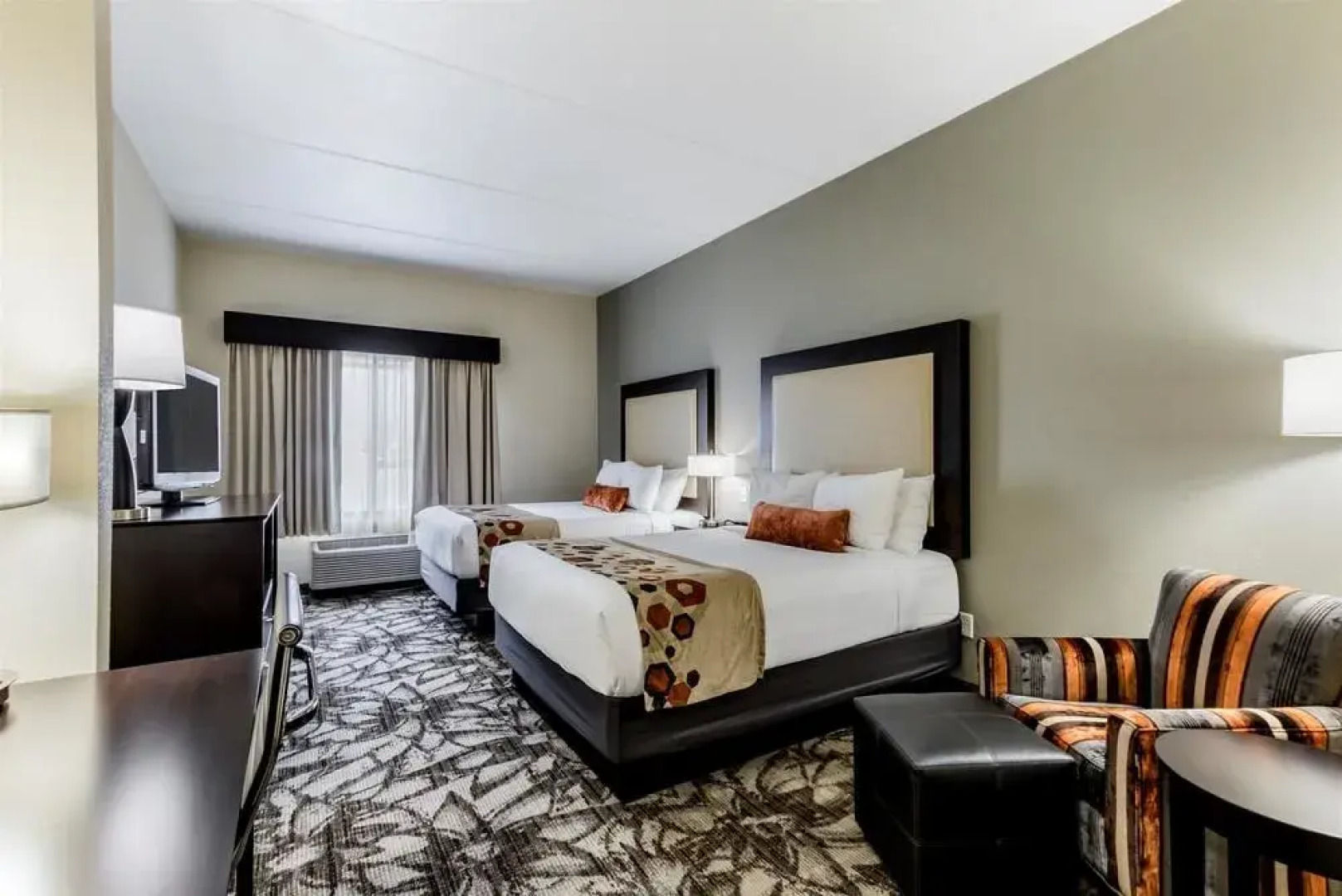 Holiday Inn Express & Suites Cedar Falls - Waterloo by IHG