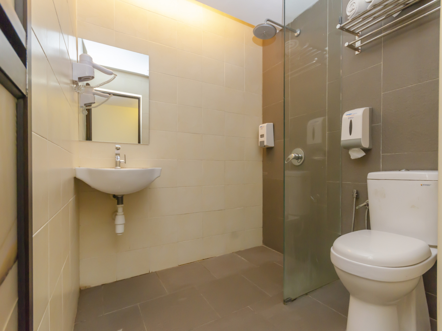 OYO 1214 ORO Hotel