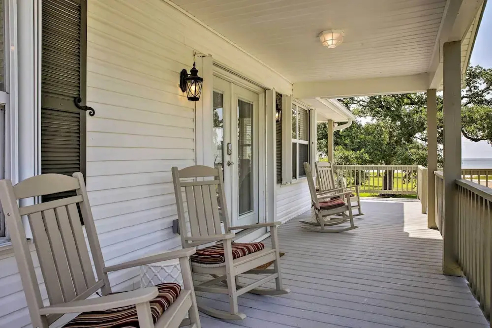 'the Palm' Bay St. Louis Home - Walk to Beach!