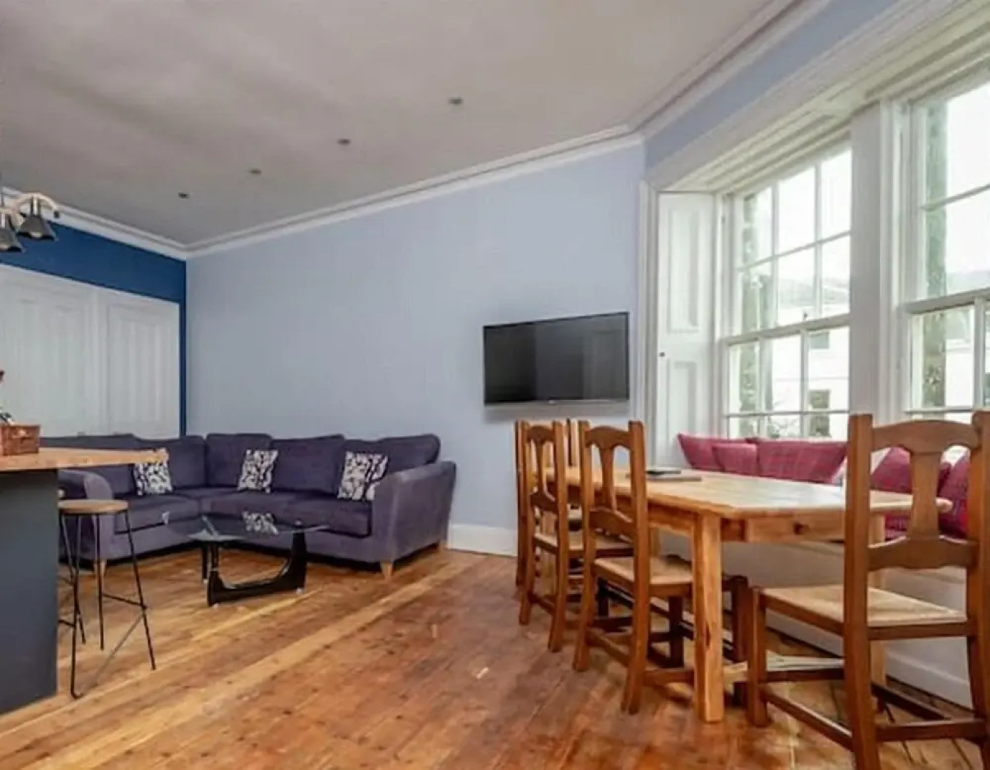 Market Street Apartment Sleeps 6