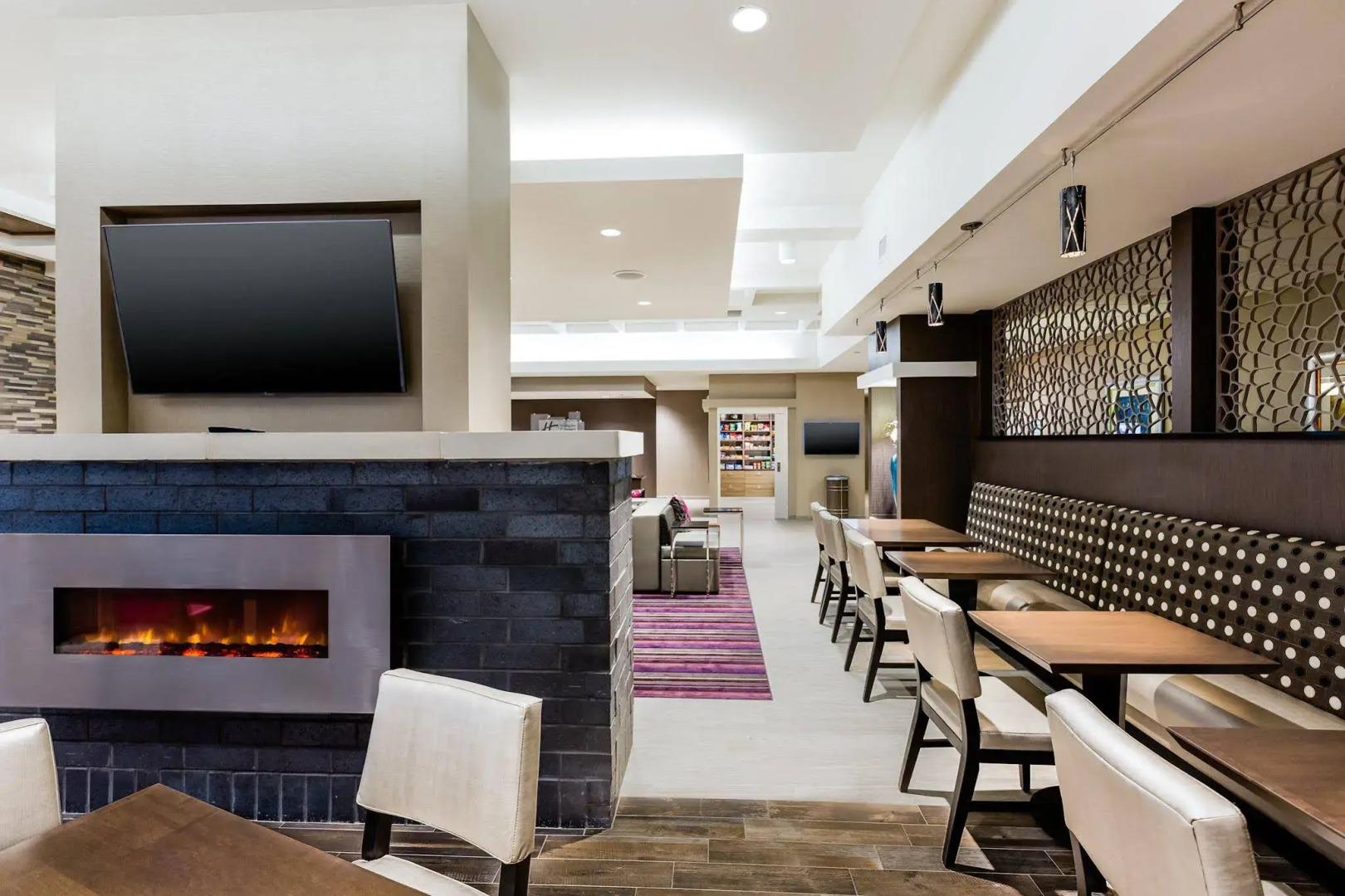 Holiday Inn Express Fargo SW - I-94 Medical Center by IHG