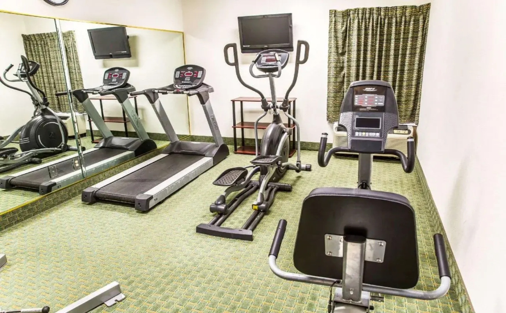 La Quinta Inn & Suites by Wyndham Fayetteville I-95