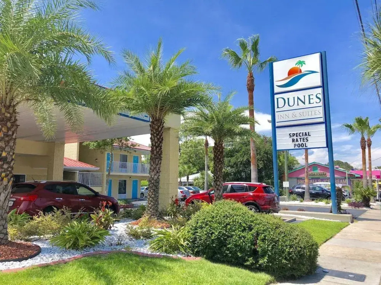 Dunes Inn & Suites