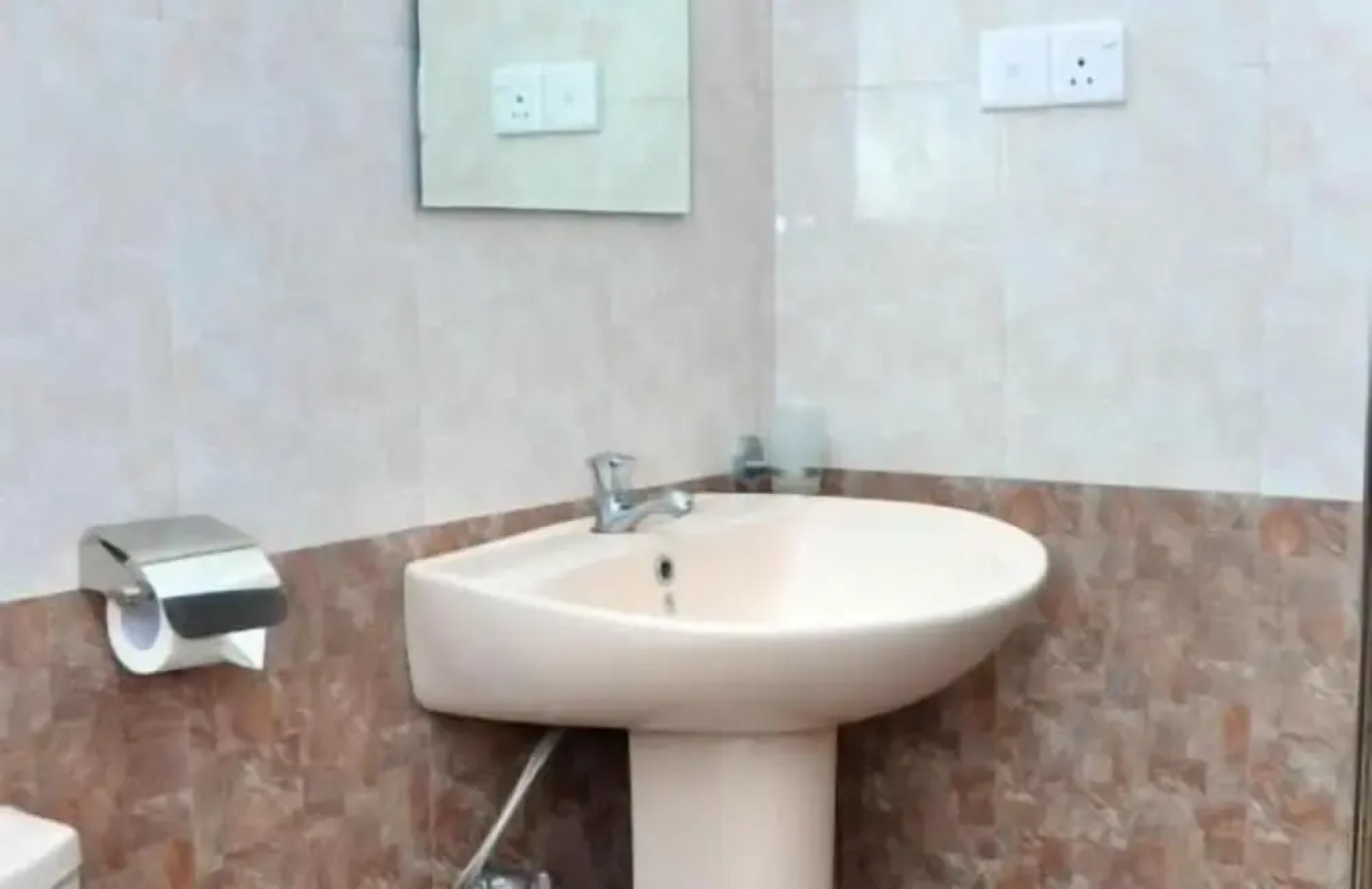 Green Shadows Beach Hotel