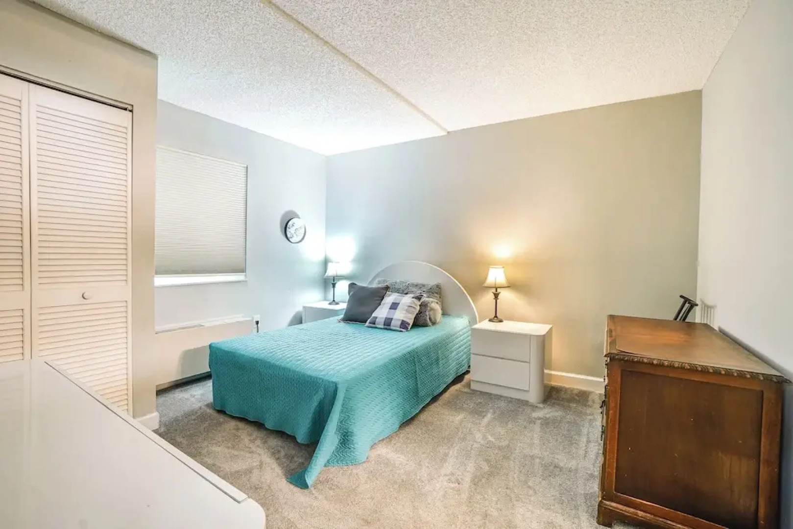 Pool Access & Waterfront Balcony: Hudson Condo!