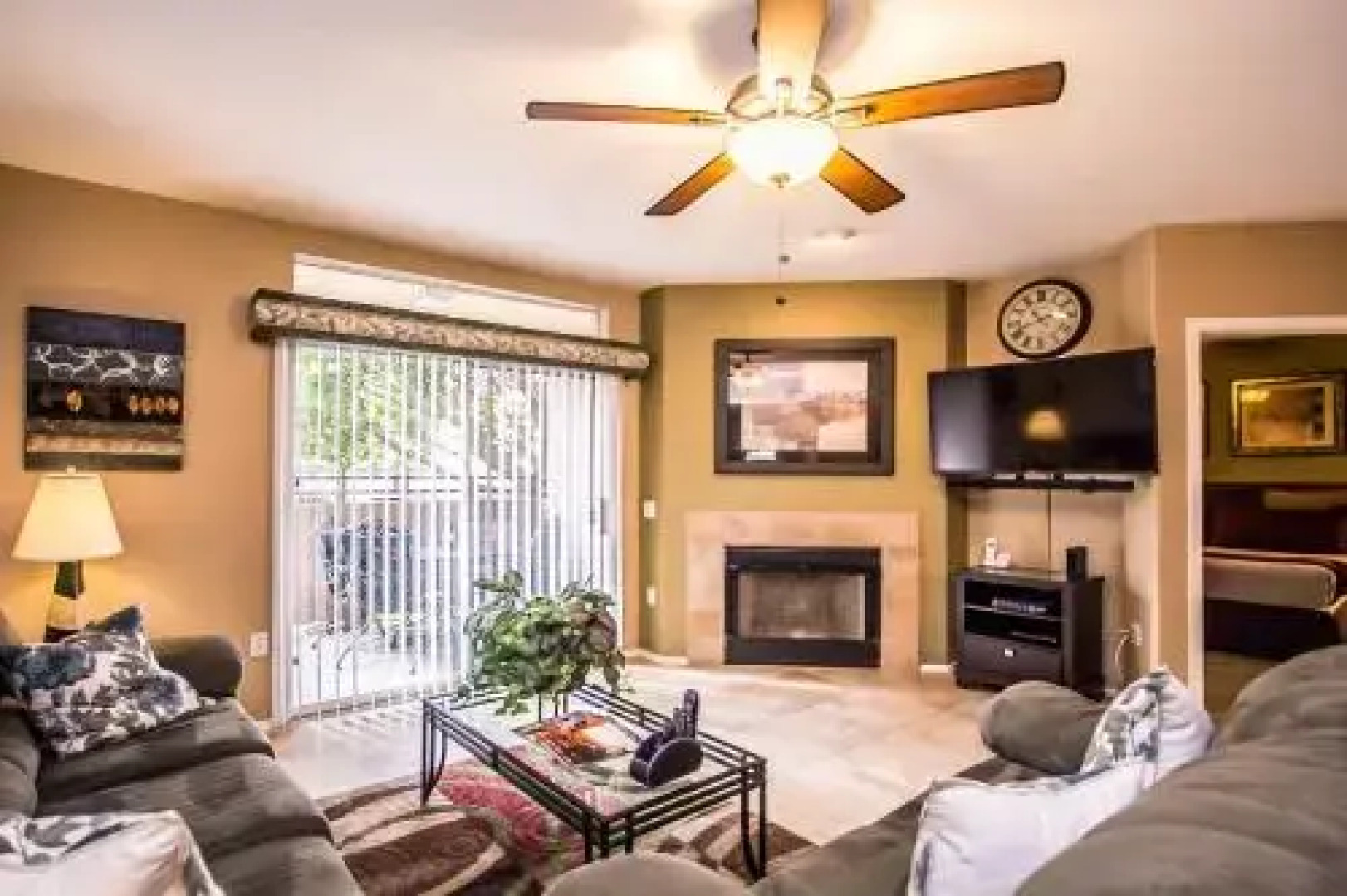 Private Resort Community Surrounded By Mountains w/3 Pool-Spa Complexes, ALL HEATED & OPEN 24/7/365!