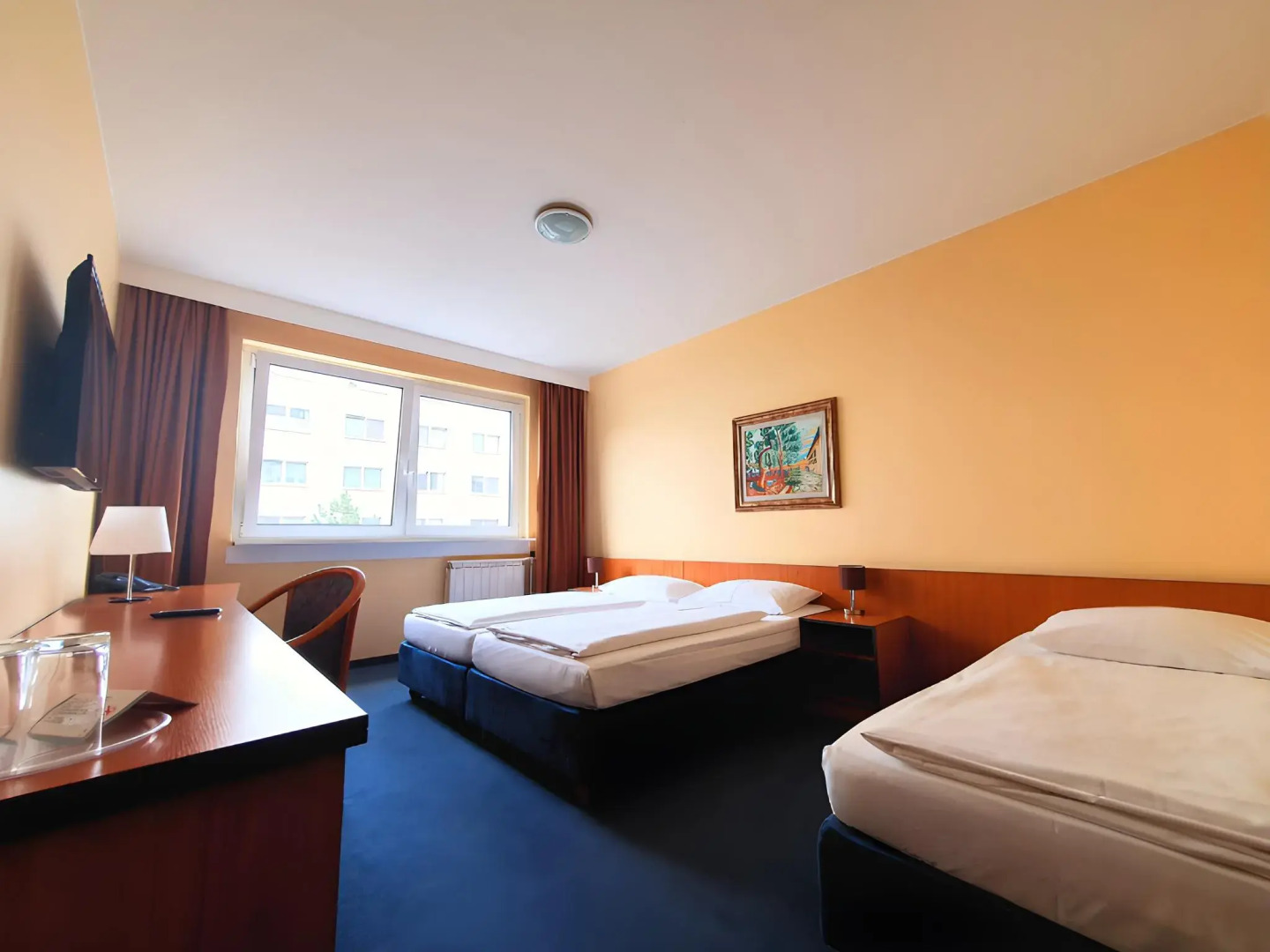 Good Morning + Berlin City East