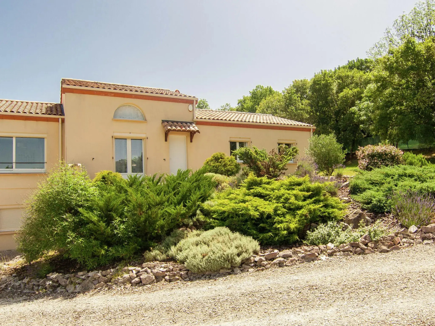 Peaceful Villa in Calamane with Private Swimming Pool