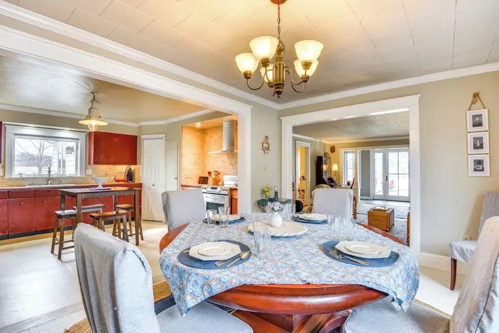 3 Blocks to Lake Ontario: Getaway in Cape Vincent!