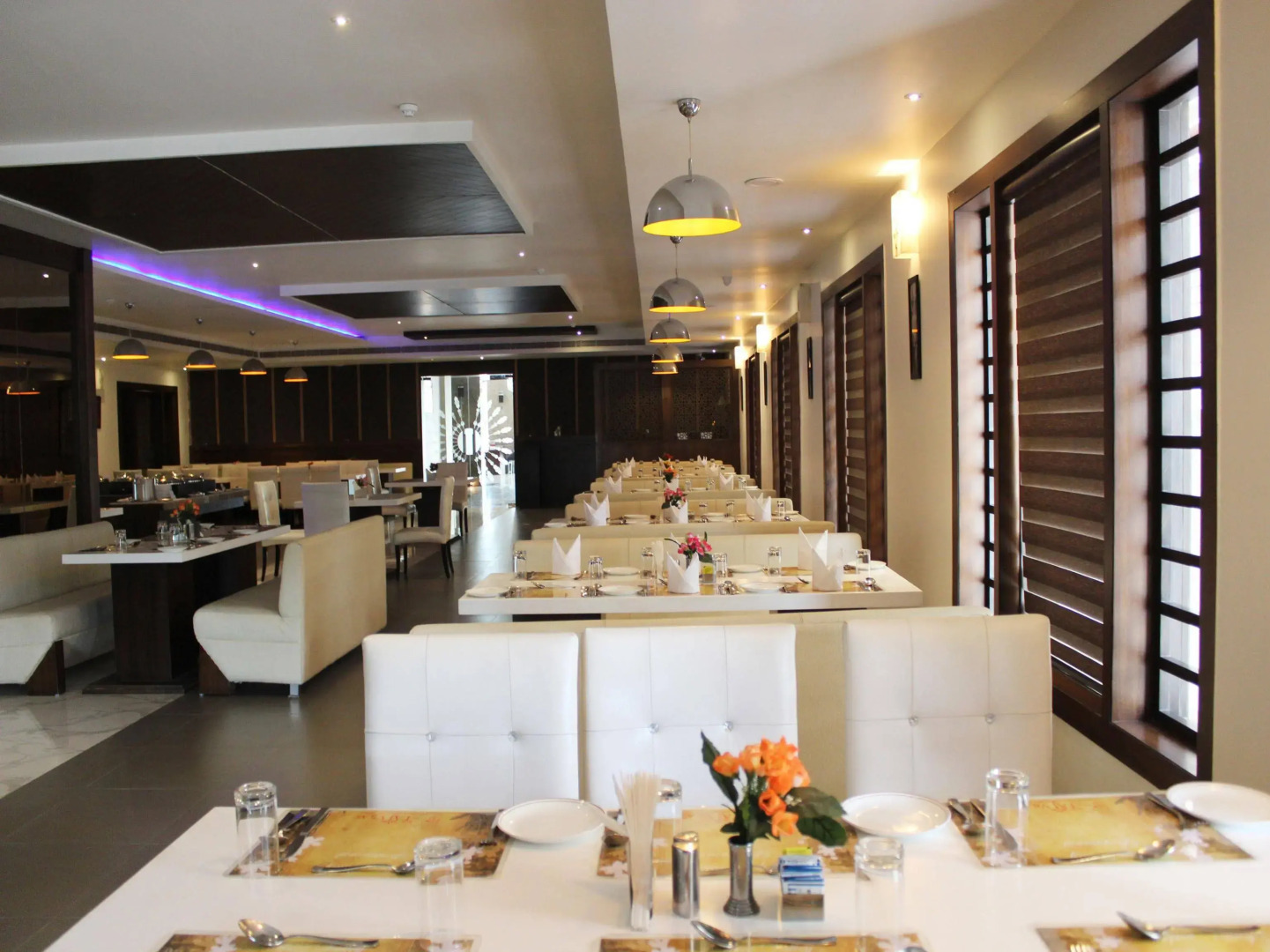 oyo premium TDI mall fatehabad road