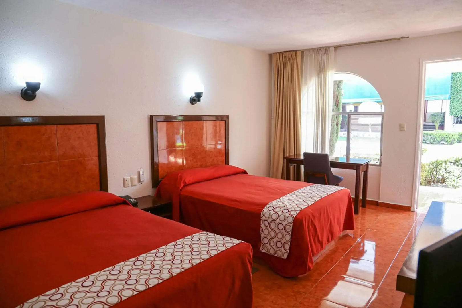 Hotel & Suites Villa del Sol