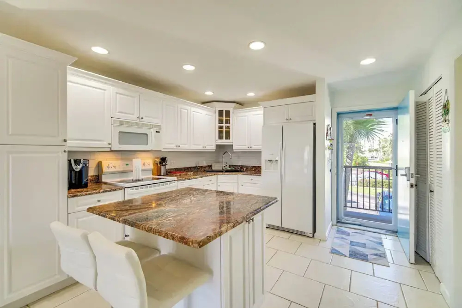 2 Mi to Fort Pierce Jetty: Coastal Florida Condo