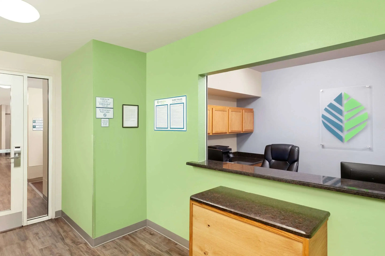 WoodSpring Suites Sioux Falls