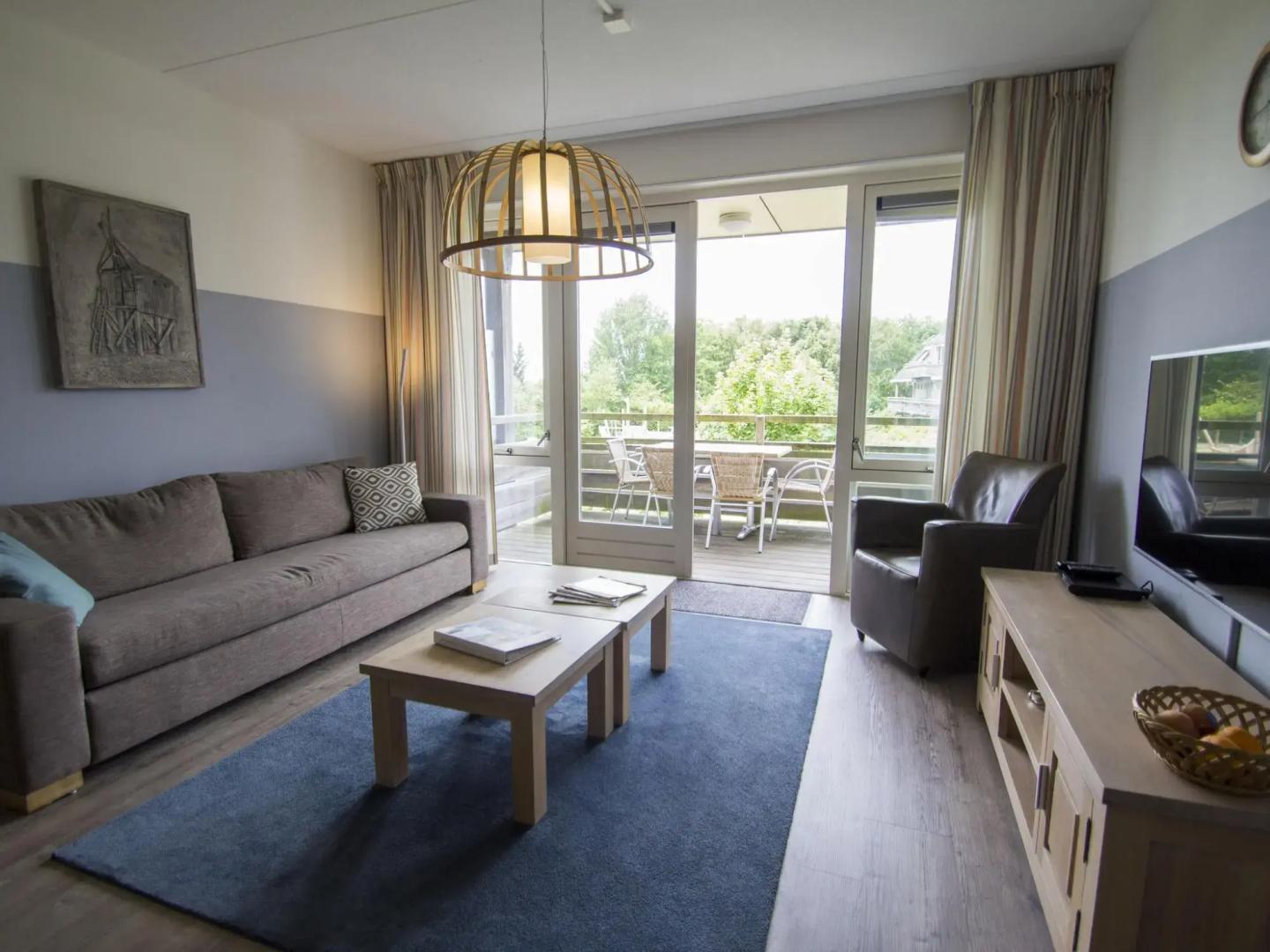 Comfortable Apartment With a Smart TV Near the Beach