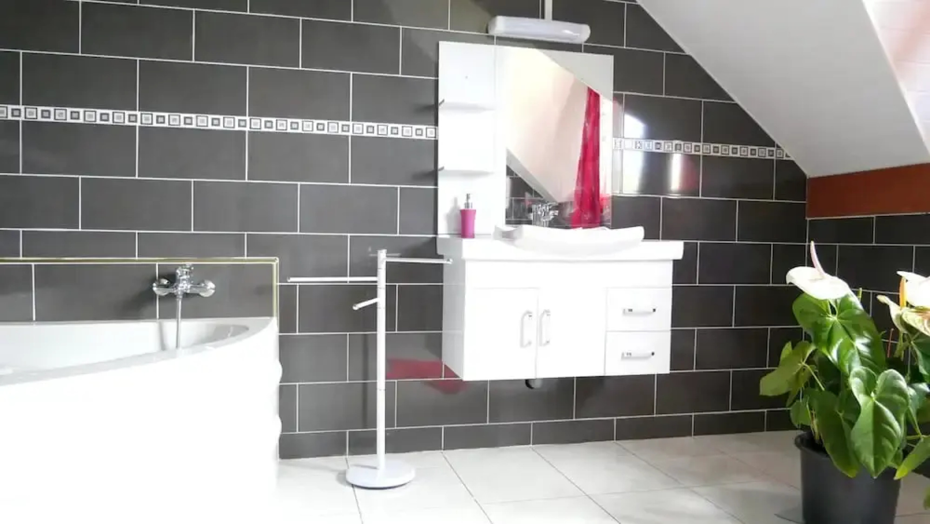 House With 4 Bedrooms in Piton Saint-leu, With Pool Access, Enclosed G