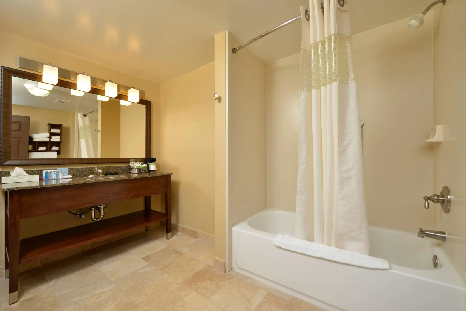Hampton Inn East Aurora